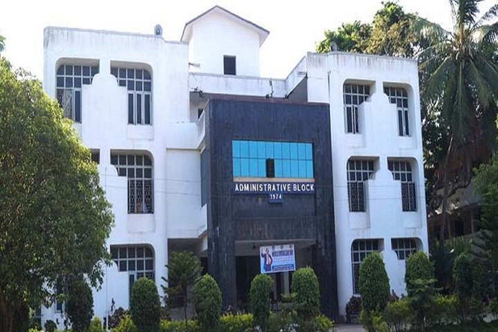 https://cache.careers360.mobi/media/colleges/social-media/media-gallery/15185/2021/5/13/Campus view of MVN JS and RVR College of Arts and Science Malikipuram_Campus-view.jpg